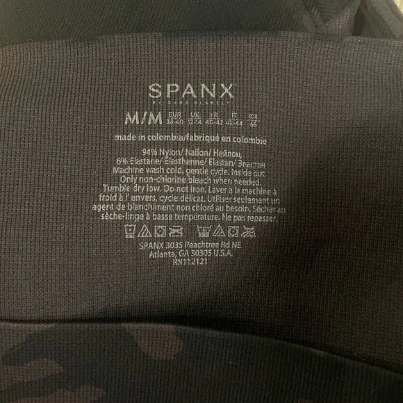 Spanx—Look at me now leggings. Black camo, size M - Picture 8 of 9